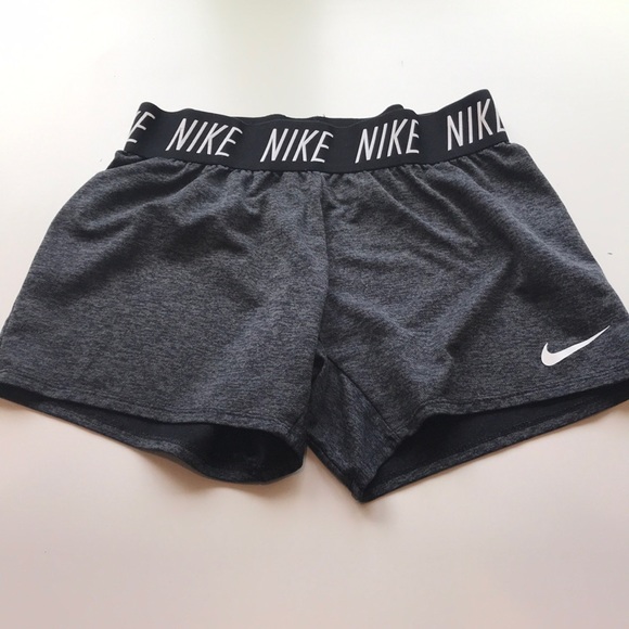 Nike Dri-fit youth shorts - Picture 1 of 3